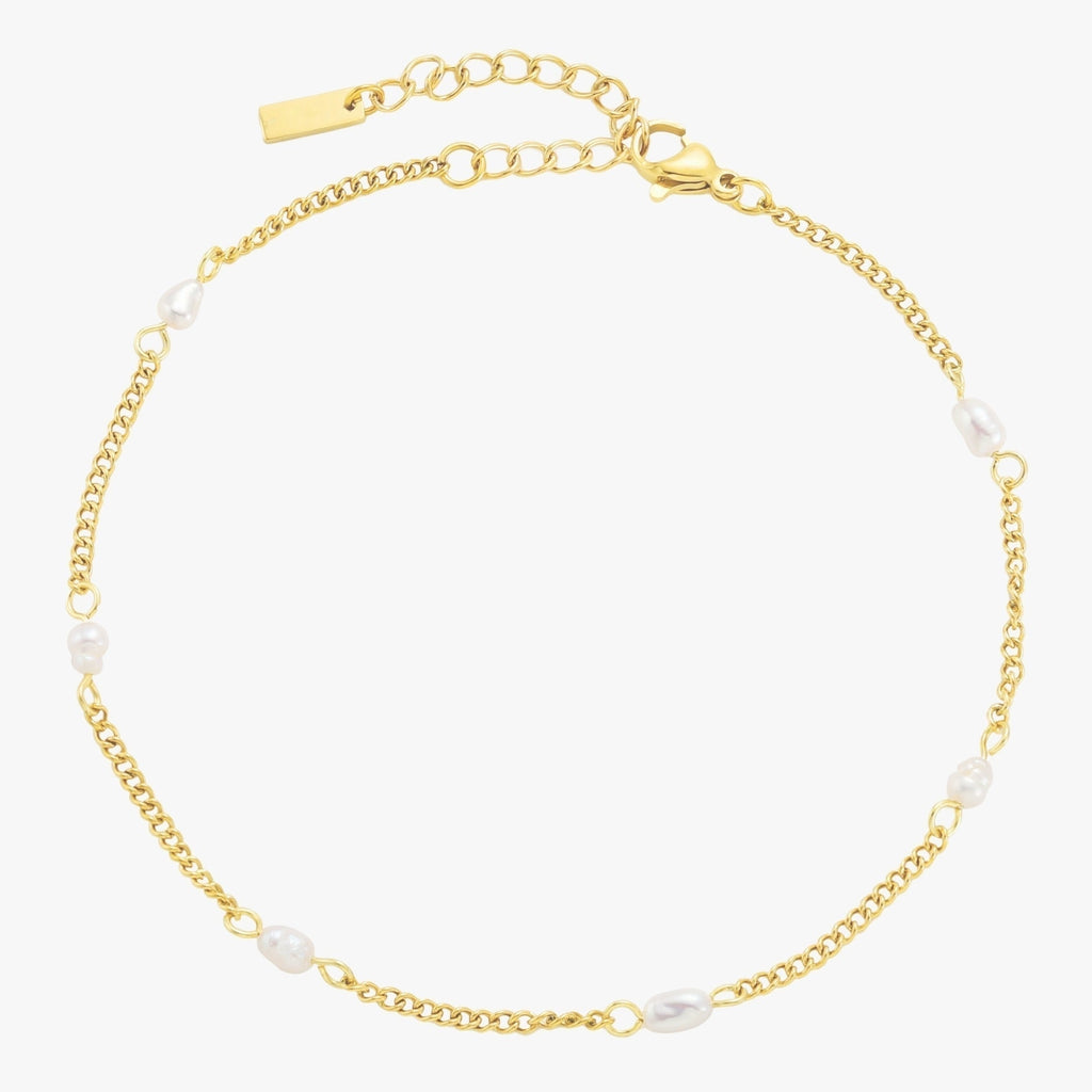 Noelle Jewelry gold freshwater pearl bracelet, flat lay
