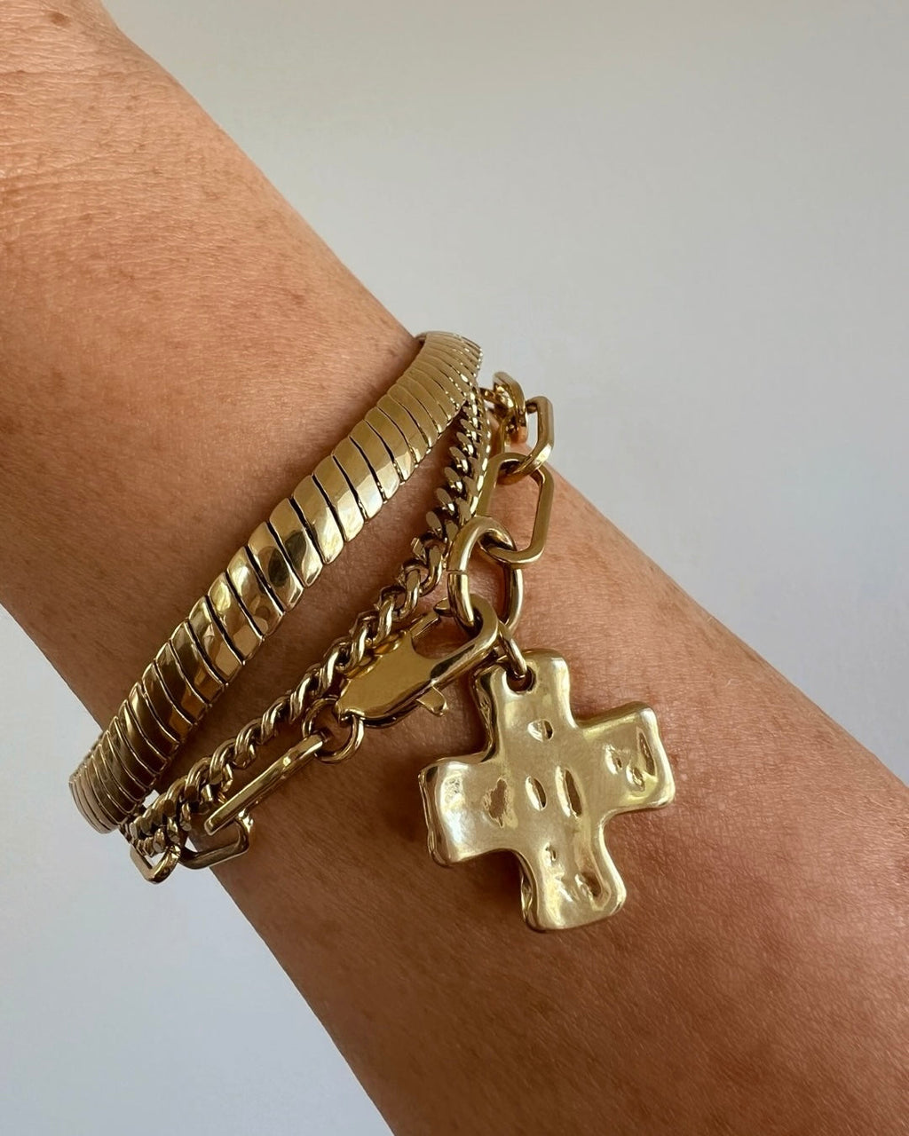 Gold Classic Curb Chain Bracelet product shot