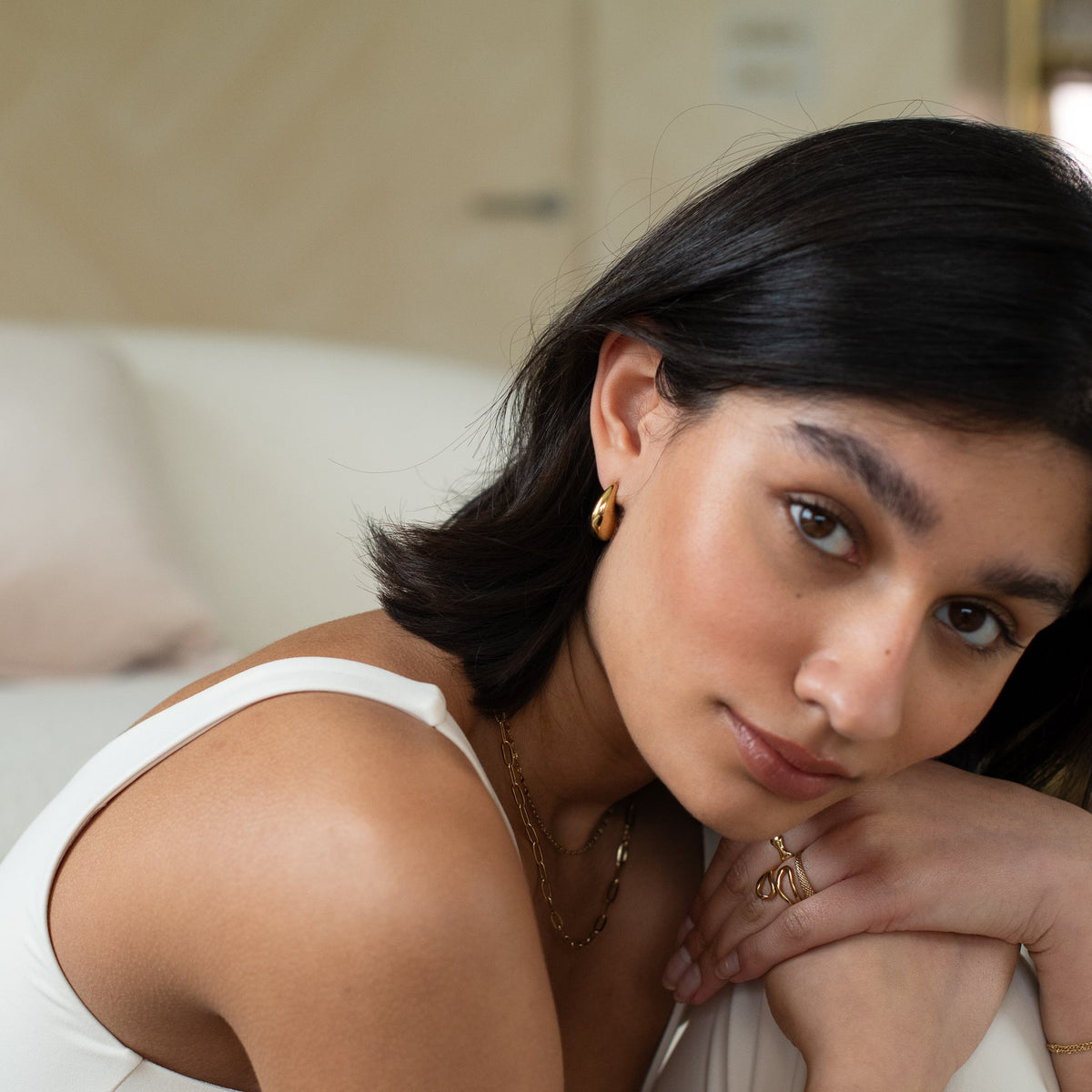 Curved Midi Hoops