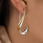 Golden dangling vintage earrings